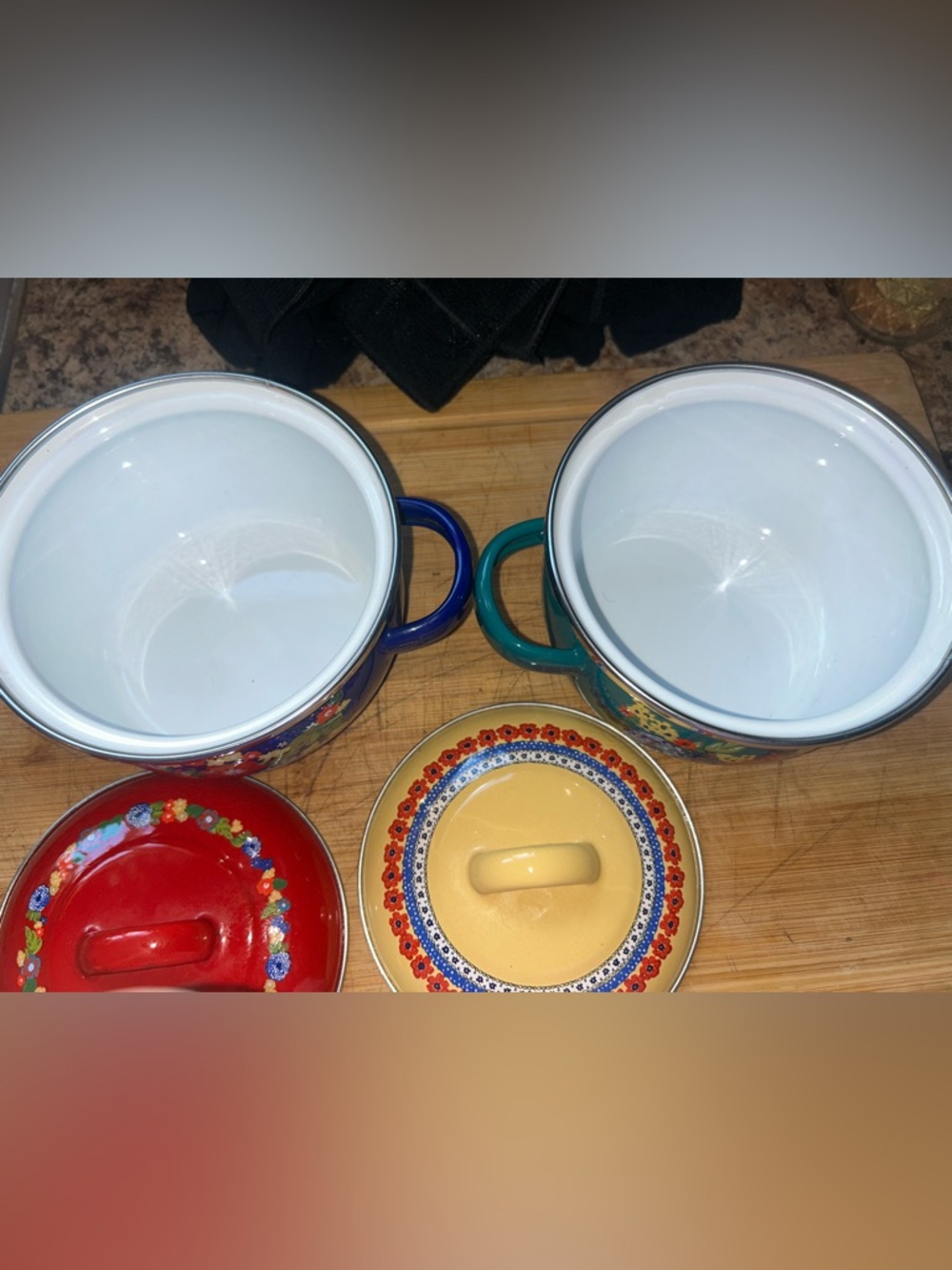 The pioneer Woman Dazzling Dahlias 1- Quart mini Dutch ovens set - Picture 3 of 4